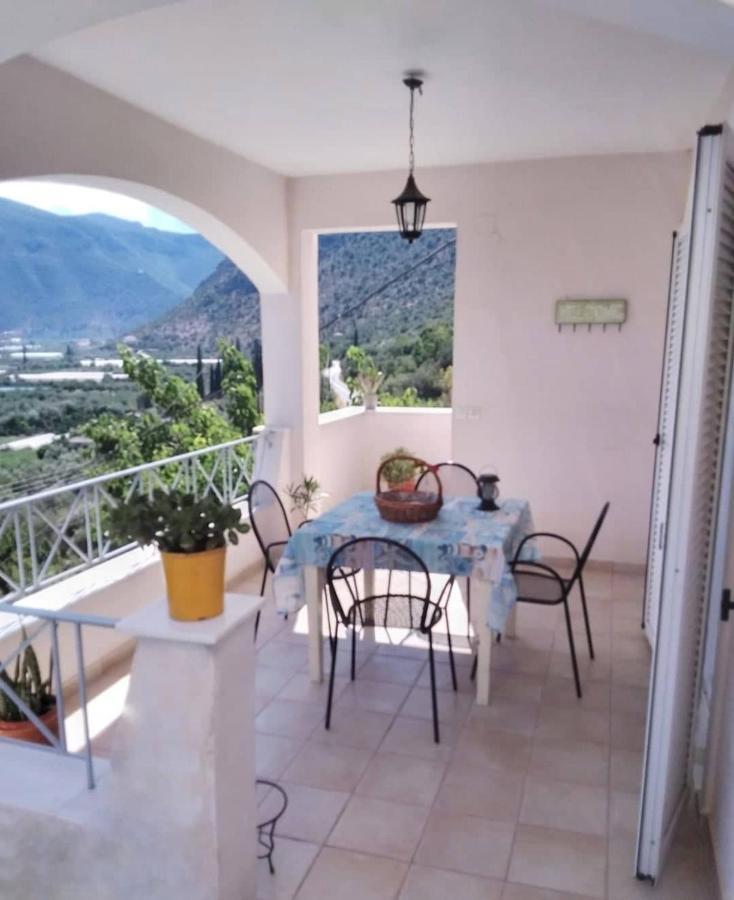 West Red Rock And View Leonidio Maisonette Studio Екстериор снимка