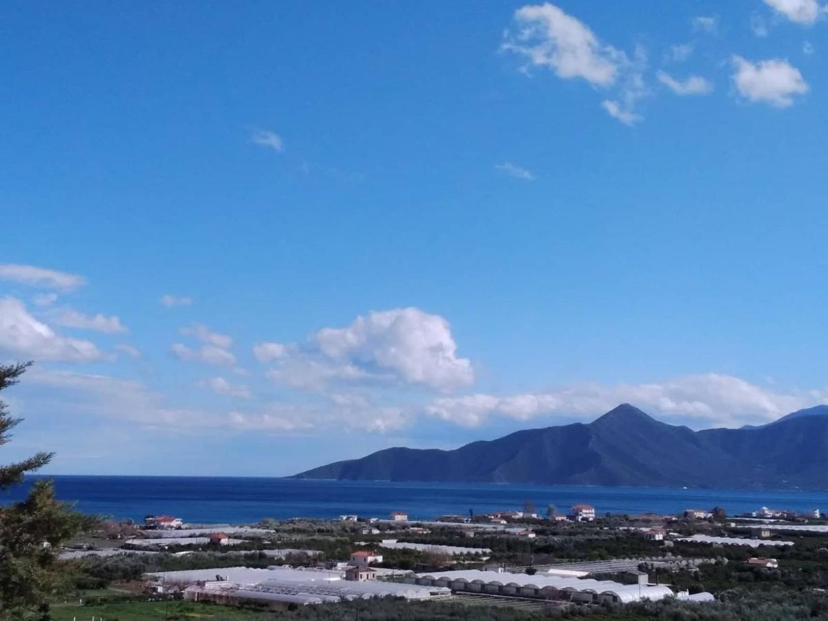 West Red Rock And View Leonidio Maisonette Studio Екстериор снимка
