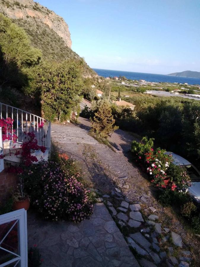 West Red Rock And View Leonidio Maisonette Studio Екстериор снимка